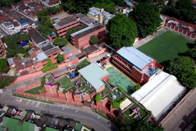 Cierra colegio