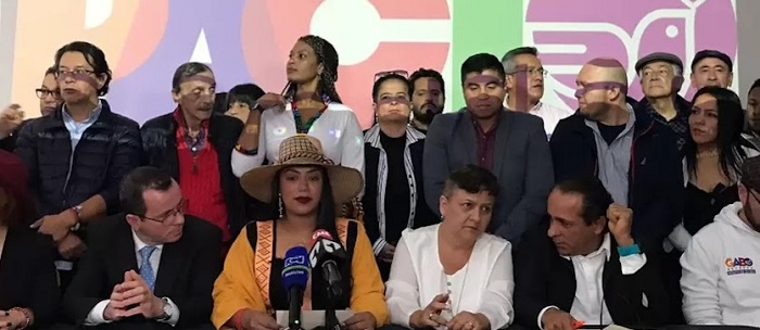 Amenazan a congresistas