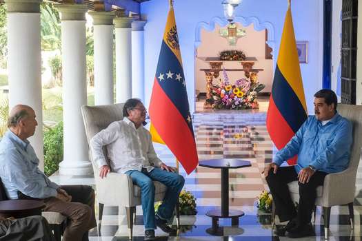Cumbre binacional