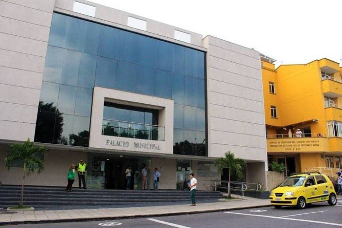 Sancionado exfuncionario