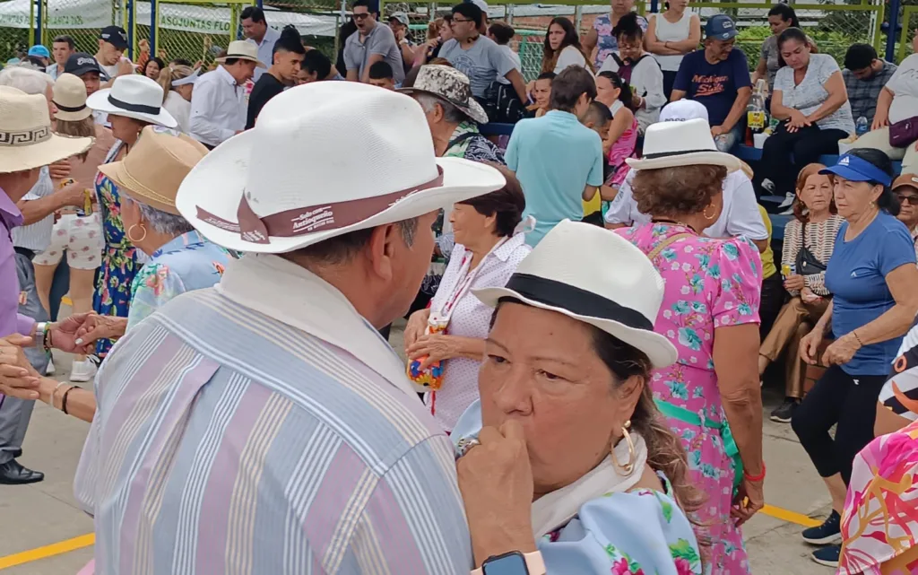 Florideños disfrutaron del XXVIII Festival de Música Campesina Floridablanca 2025 “Armonías del campo que alegran la ciudad”.