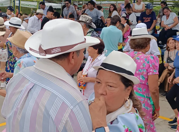 Florideños disfrutaron del XXVIII Festival de Música Campesina Floridablanca 2025 “Armonías del campo que alegran la ciudad”.