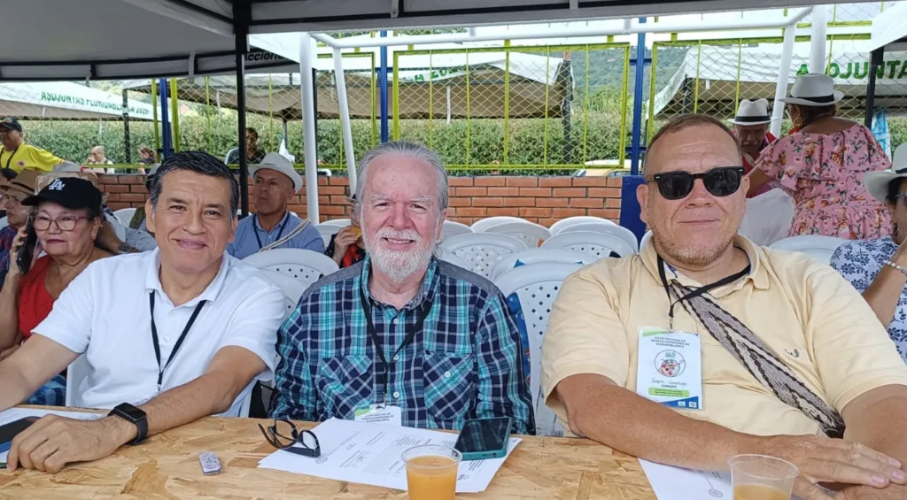 Integrantes del jurado XXVIII Festival de Música Campesina: John Claro, Óscar Morales y Joaquín Casadiego, quienes domingo a domingo han venido cumpliendo su función calificadora.