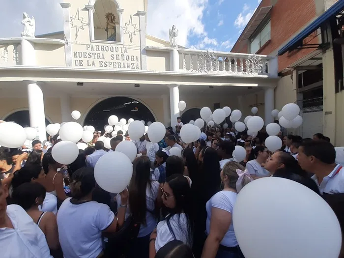 El acto velatorio se llevó a cabo en la parroquia Nuestra Señora de la Esperanza. Fotos: Juan de Dios Palomino