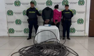 Capturados con 150 metros de cable robado. Foto: Alcaldía de Bucaramanga