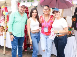 El alcalde, José Fernando Sánchez y la gestora social, Natalia Sánchez invitan a formalizar la inscirpción en Expo Mujer Florida 2026. Foto: Gobierno de Floridablanca