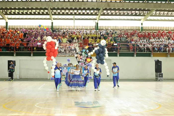 Más de 2.000 adultos mayores participaron en la inauguración de las Olimpiadas. Foto: Gobierno de Floridablanca