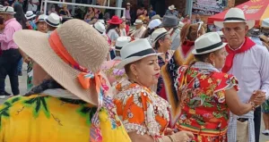 Los grupos y parejas de bailadores hacen que el ambiente del festival carranguero sea más festivo y de mayor diversión. Foto: Archivo